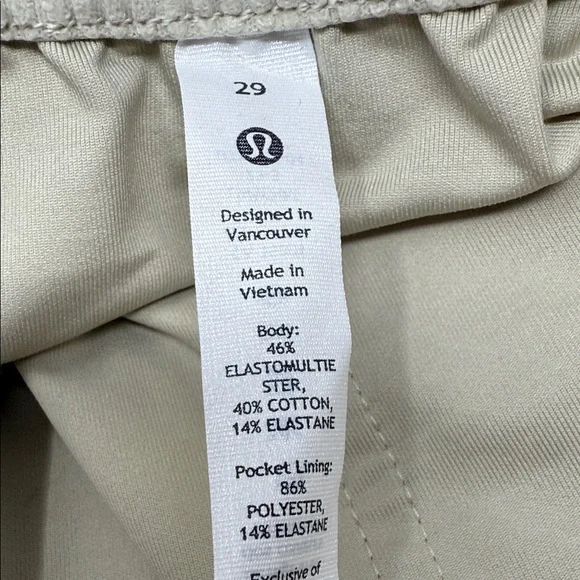 Lululemon Utility Tapered Pants – Beige Technical Cargo Style Size 29 Athleisure - Picture 3 of 5